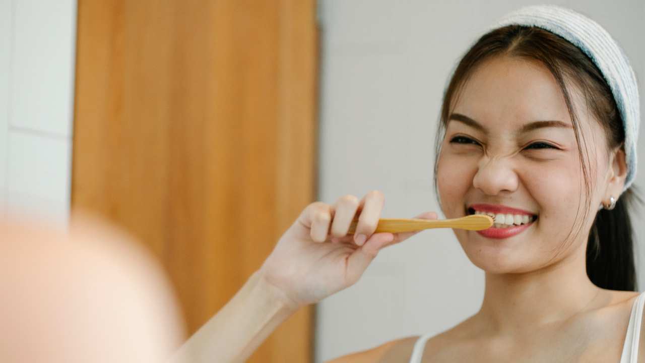 Brushing teeth 