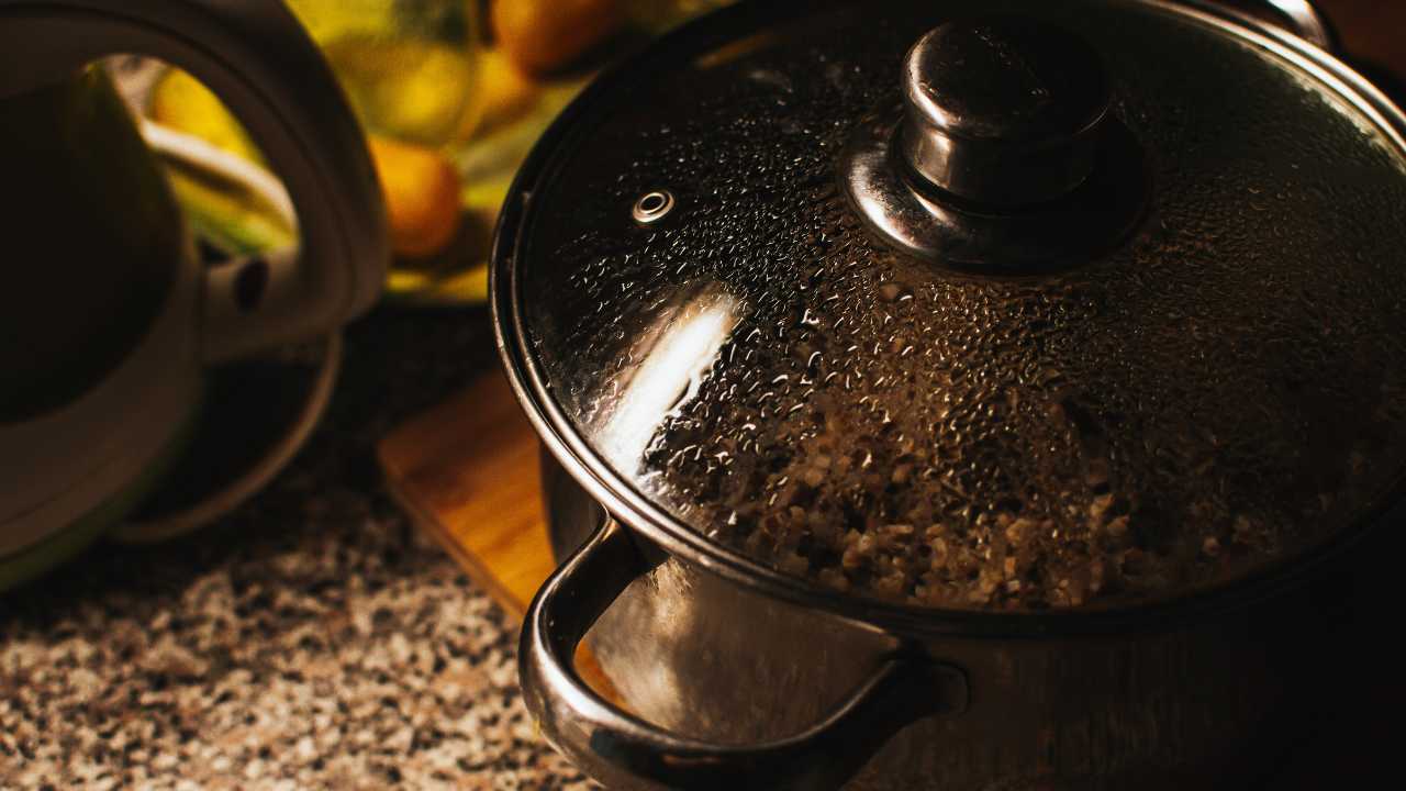 Slow cooker