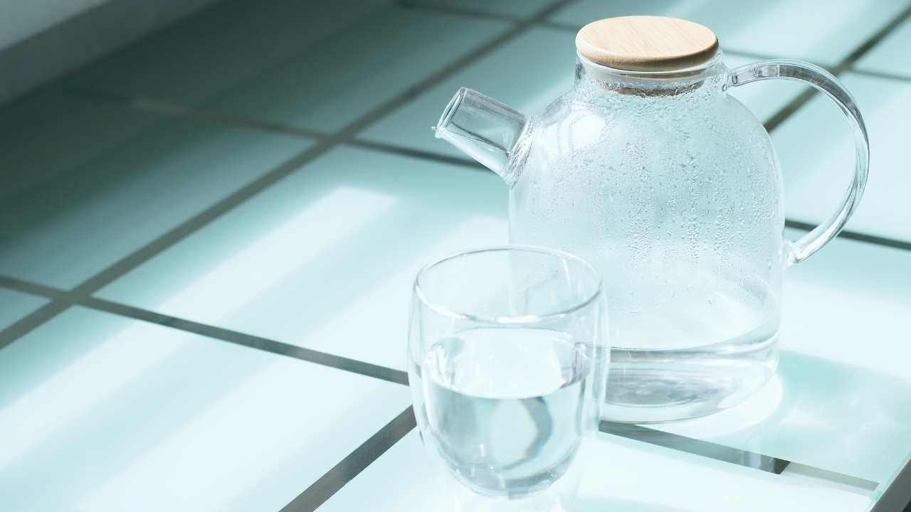 Water bottle organizer